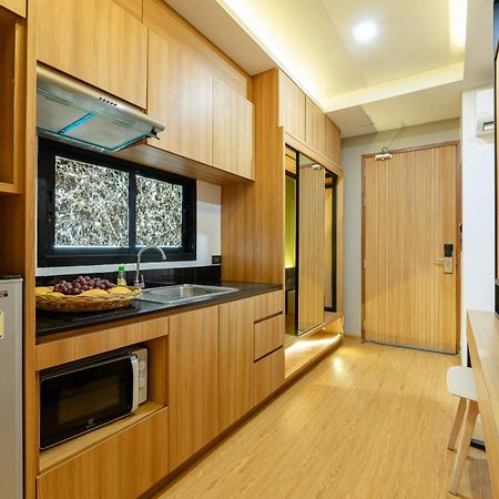 Sky Wave Patong Hotel Екстериор снимка