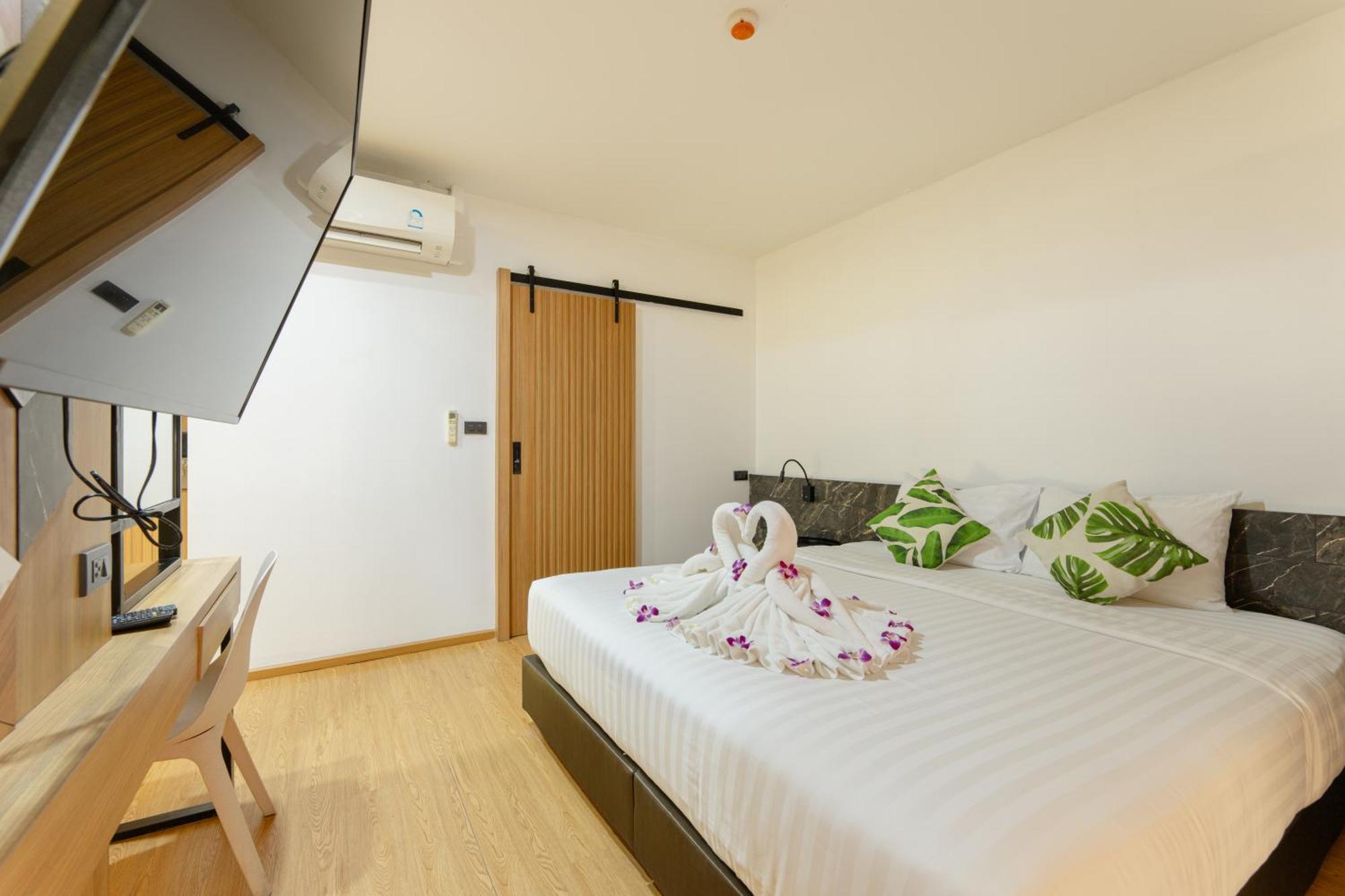 Sky Wave Patong Hotel Екстериор снимка