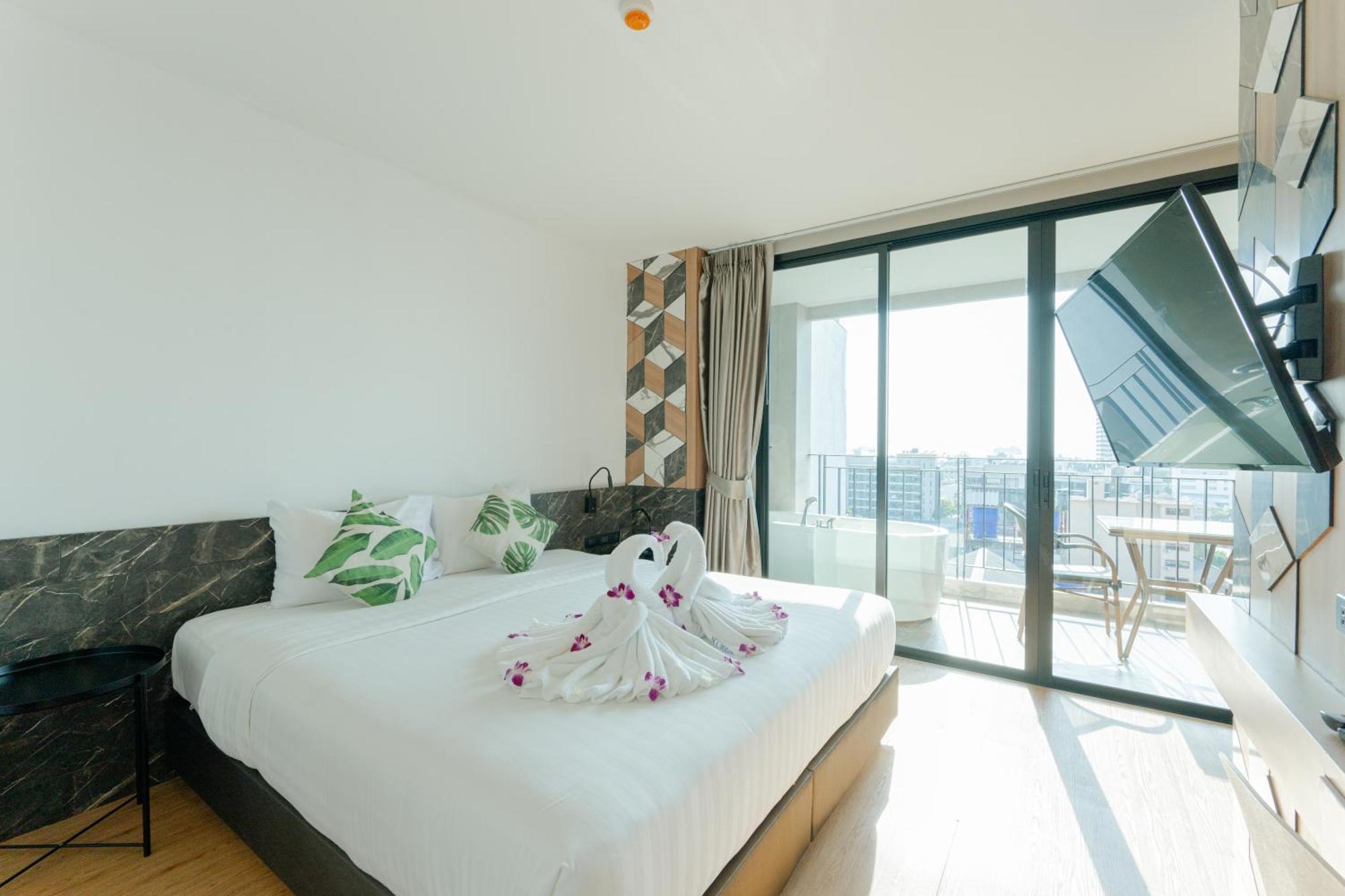 Sky Wave Patong Hotel Екстериор снимка