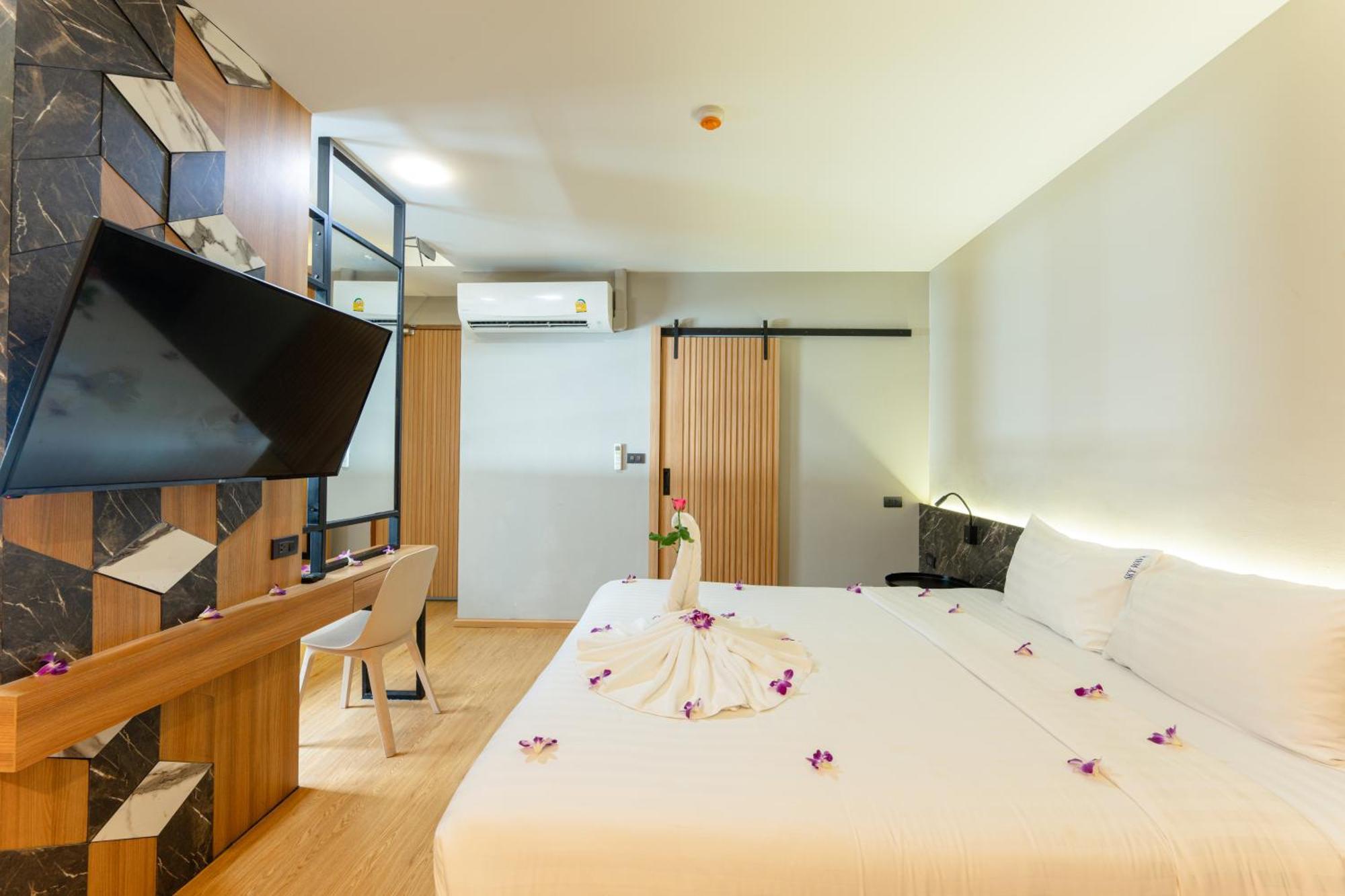 Sky Wave Patong Hotel Екстериор снимка