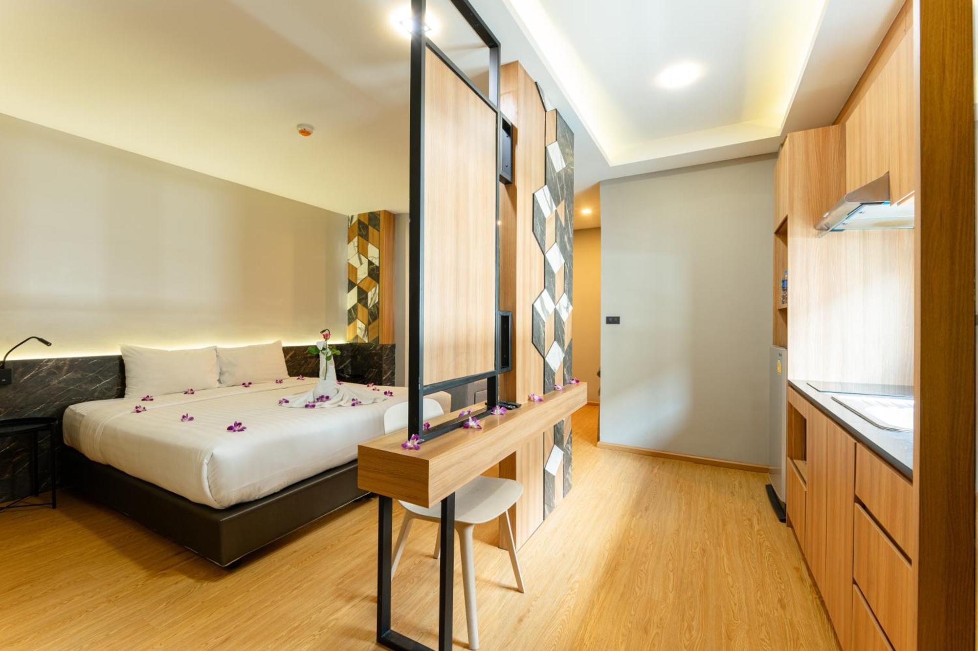 Sky Wave Patong Hotel Екстериор снимка